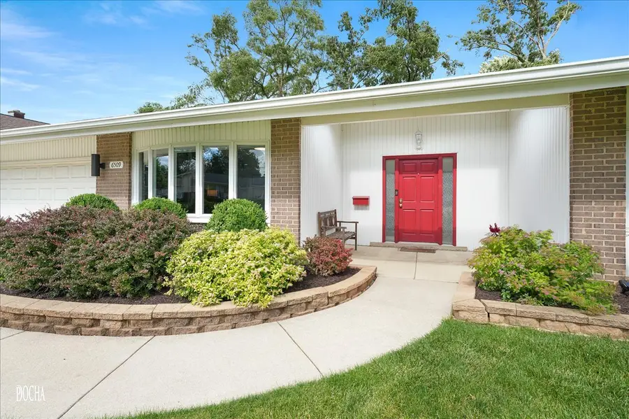 6509 Taylor Drive, Woodridge, IL 60517 - #2