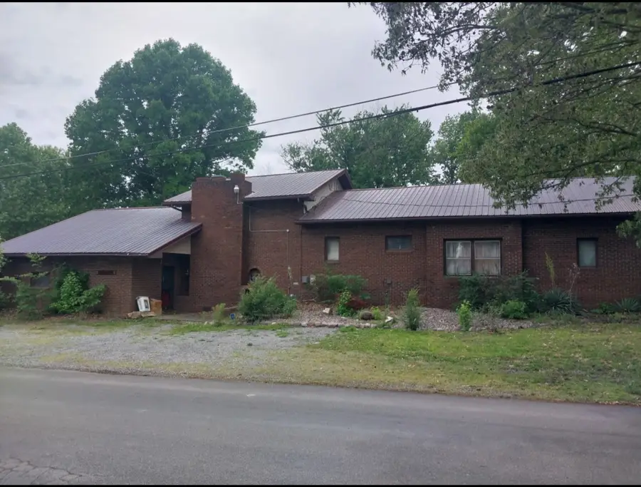 314 E 8th Street, West Frankfort, IL 62896 - #2