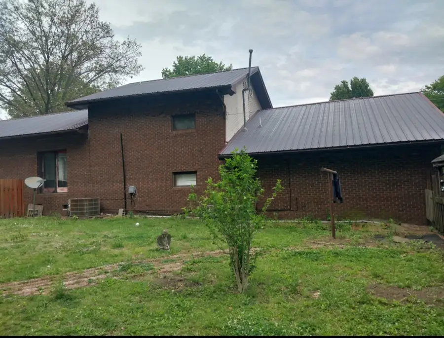 314 E 8th Street, West Frankfort, IL 62896 - #3