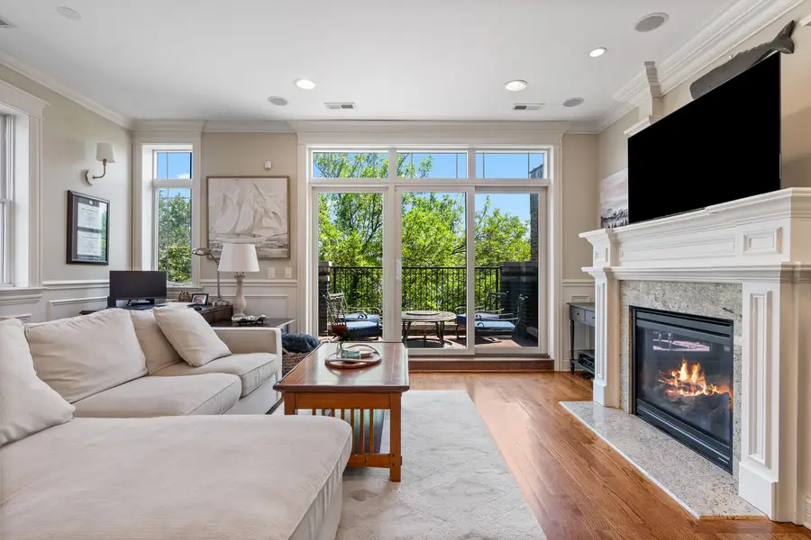 3302 N Racine Avenue #3, Chicago, IL 60657 - #2