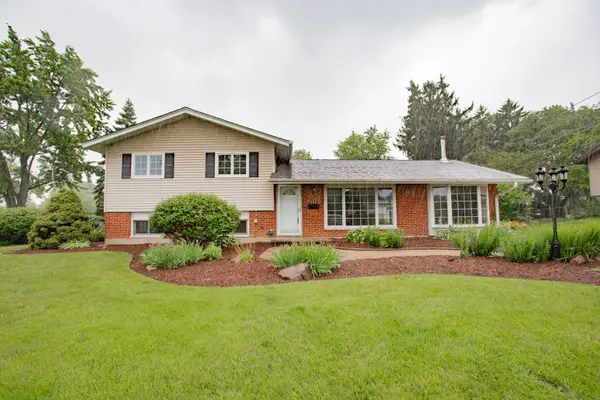 525 Briarcliff Lane, Hoffman Estates, IL 60169