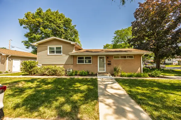 106 W Cedar Street, Arlington Heights, IL 60005