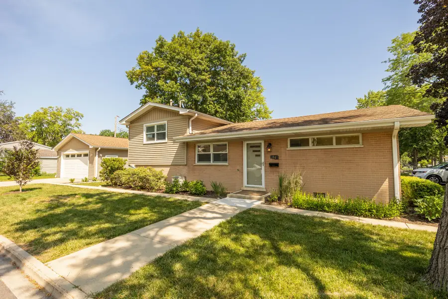 106 W Cedar Street, Arlington Heights, IL 60005 - #2