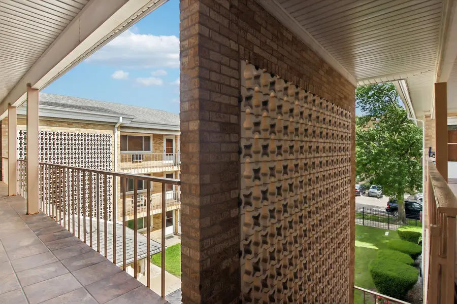 7206 W Wellington Avenue #3D, Chicago, IL 60707 - #2