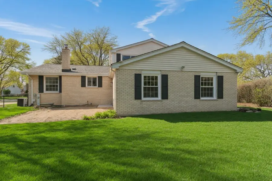 1554 Chickasaw Drive, Naperville, IL 60563 - #3