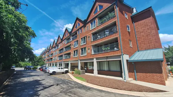1111 Burlington Avenue #402, Lisle, IL 60532