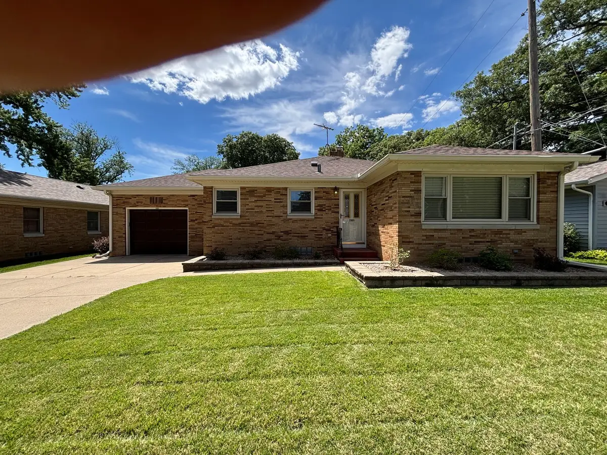 2005 8th Street, East Moline, IL 61244 - #1