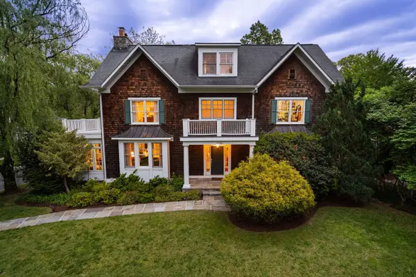 7032 Wilson Lane, Bethesda,  20817