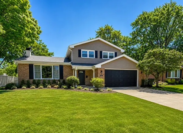 1621 Longmeadow Drive, Glenview, IL 60026
