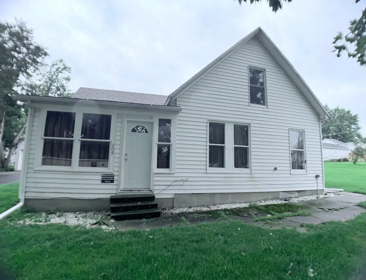205 E Pease Street, Heyworth, IL 61745 - #1