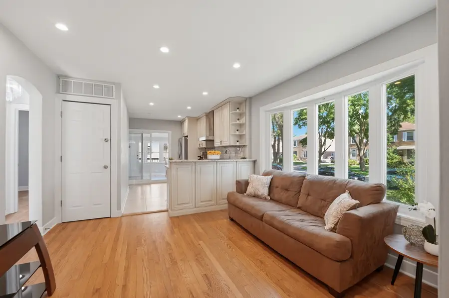 1610 Stockton Avenue, Des Plaines, IL 60018 - #3