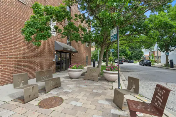 6400 N Sacramento Avenue #208, Chicago, IL 60645