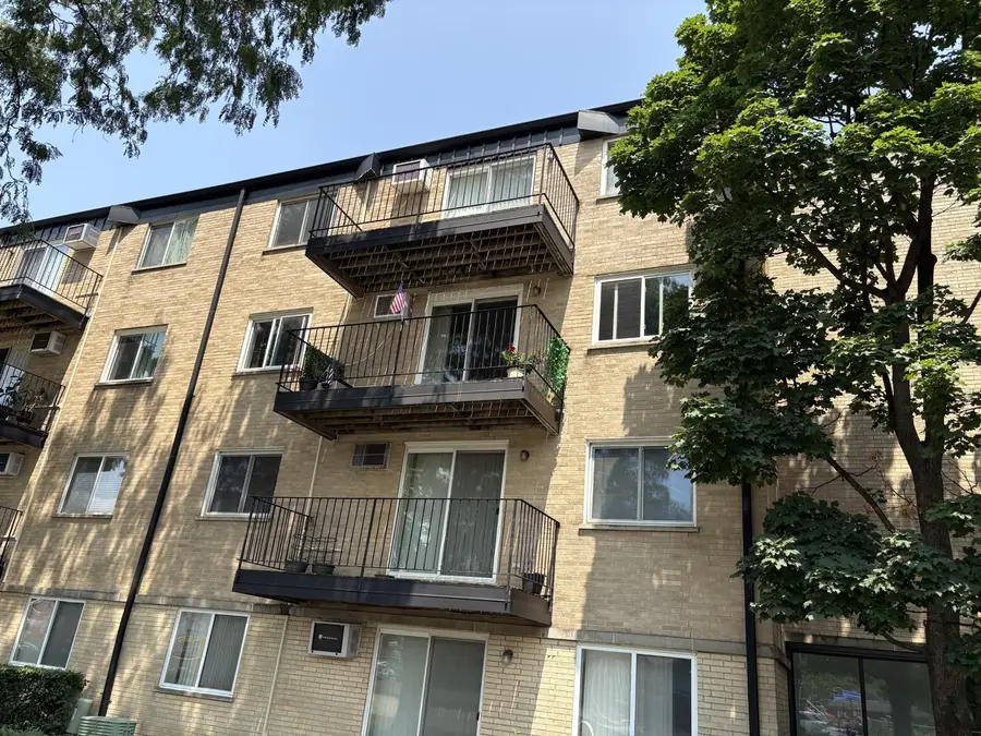 2424 E Oakton Street #4F, Arlington Heights, IL 60004 - #3