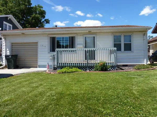 1015 E. Main Street, Clinton, IL 61727