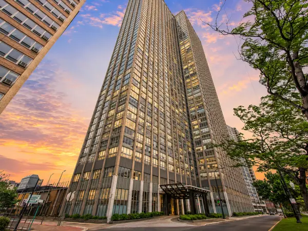 655 W Irving Park Road #2716, Chicago, IL 60613
