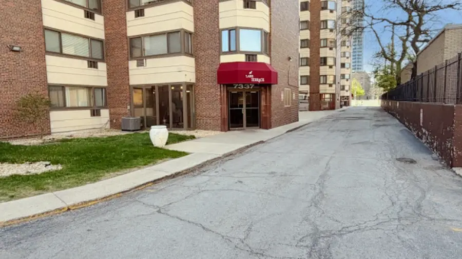 7337 S South Shore Drive #717, Chicago, IL 60649 - #3