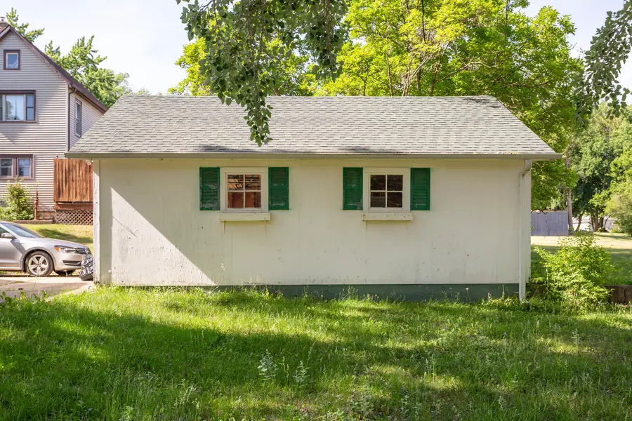 249 W Graham Street, Dixon, IL 61021 - #3