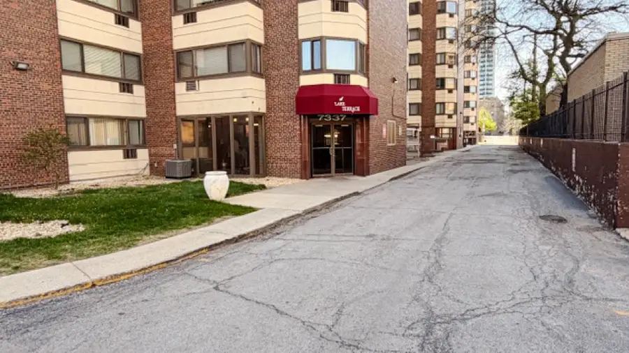 7337 S South Shore Drive #912, Chicago, IL 60649 - #3