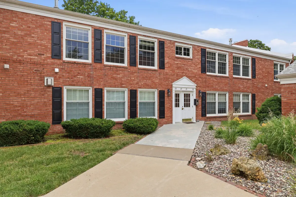 3215 E Locust Street #A2-21, Davenport, IA 52803 - #1