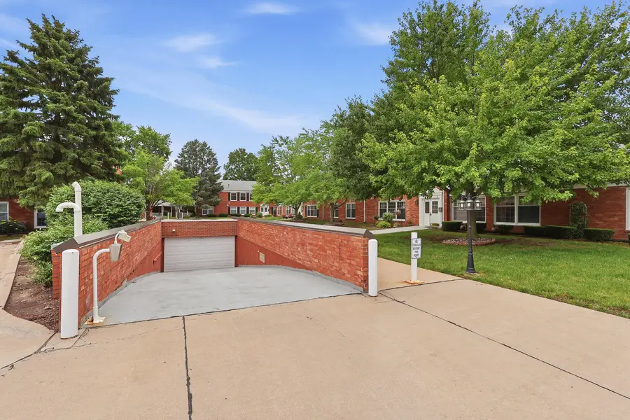 3215 E Locust Street #A2-21, Davenport, IA 52803 - #2