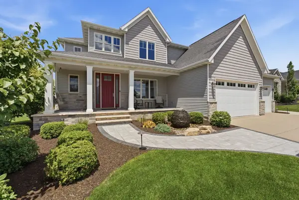 3460 Crow Lake Drive, Bettendorf, IA 52722
