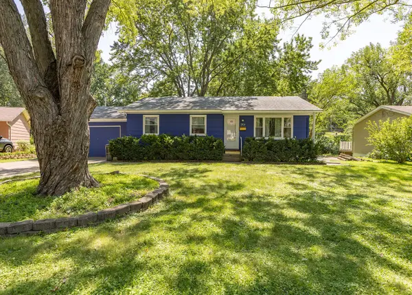 2919 Greenway Drive, Bettendorf, IA 52722