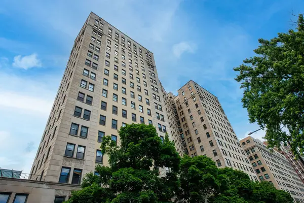 2000 N Lincoln Park West #1101, Chicago, IL 60614