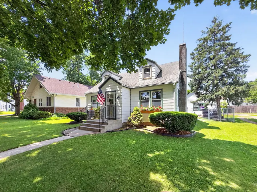 908 N 9th Street, Rochelle, IL 61068 - #3