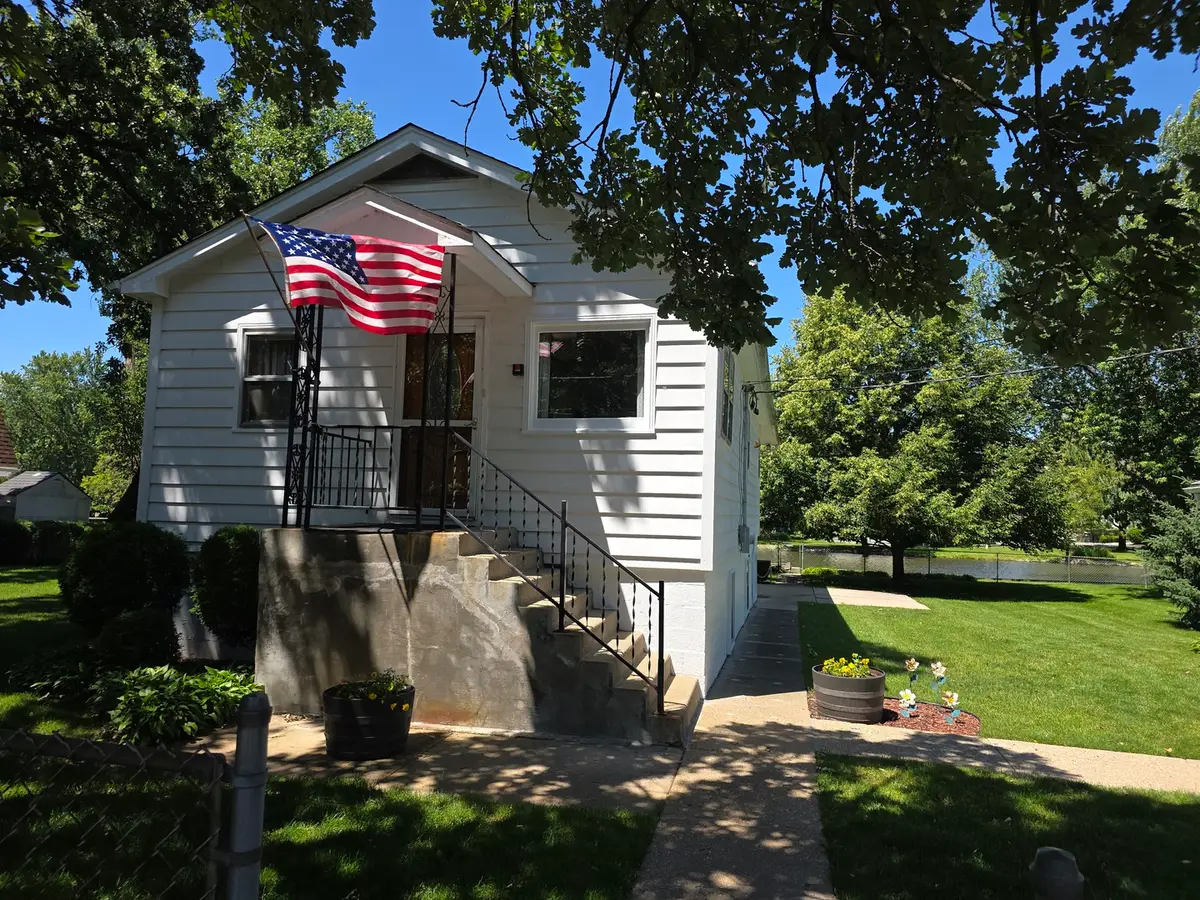 26418 N Willow Avenue, Mundelein, IL 60060 - #1