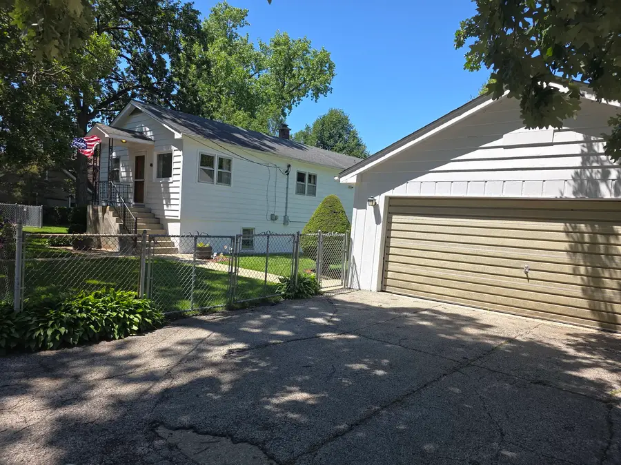 26418 N Willow Avenue, Mundelein, IL 60060 - #3