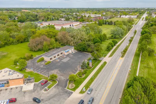 450 Lily Cache Lane, Bolingbrook, IL 60440