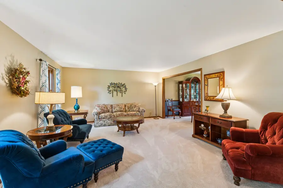 738 W Evergreen Court, Palatine, IL 60067 - #3