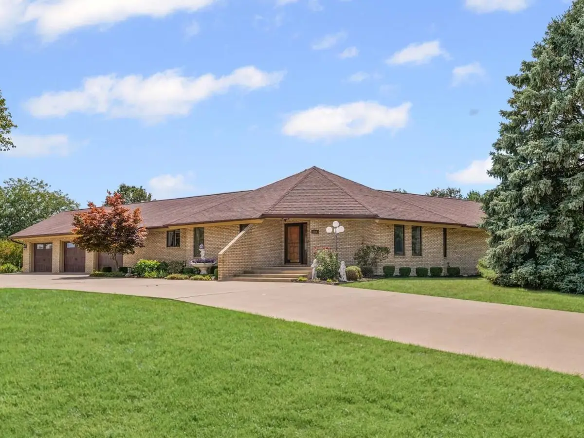 800 Cambridge Drive, Paxton, IL 60957 - #1