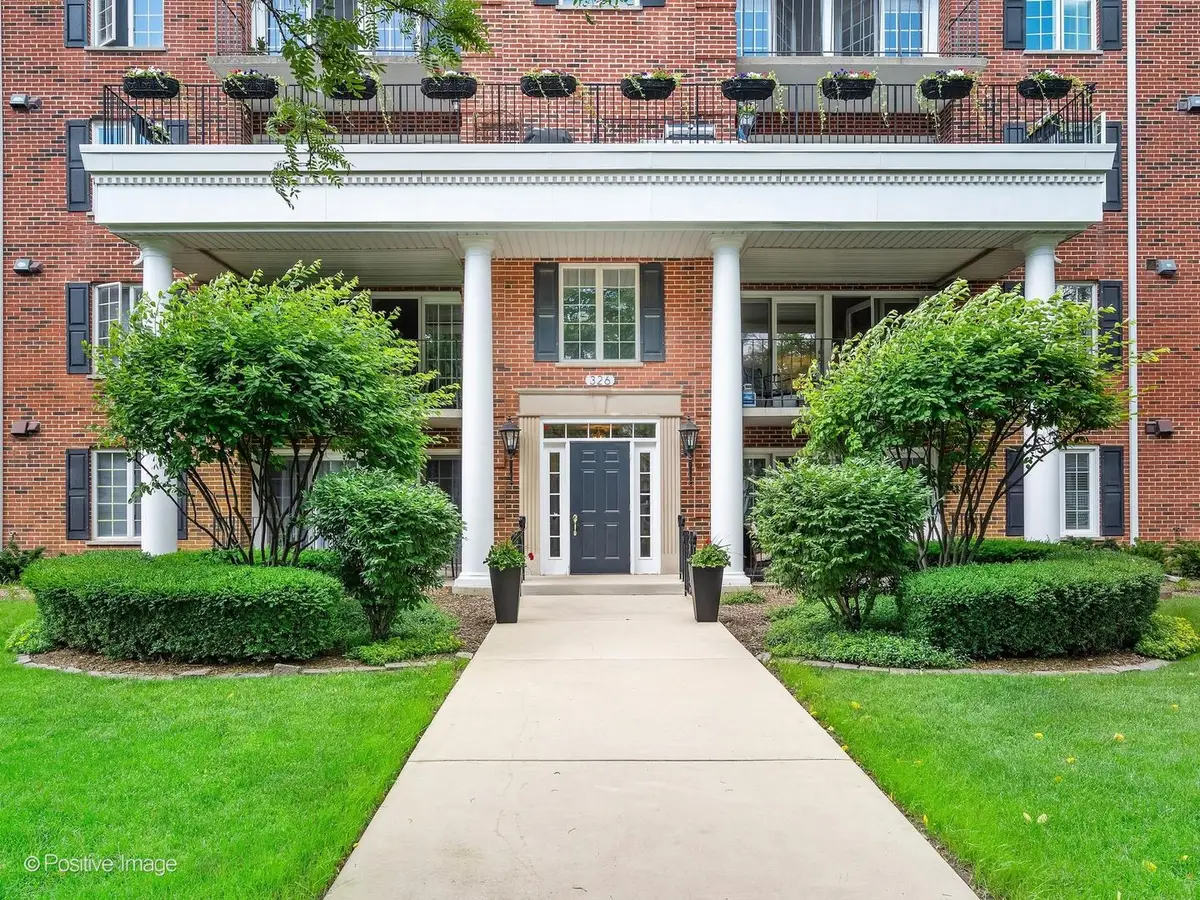 326 Park Avenue #2, Clarendon Hills, IL 60514 - #1