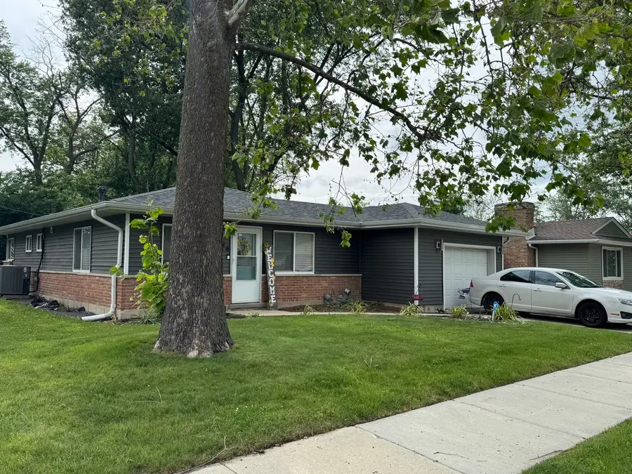 16 W Rocket Circle, Park Forest, IL 60466 - #2
