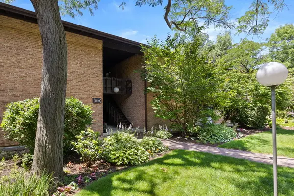 5535 E Lake Drive #2D, Lisle, IL 60532