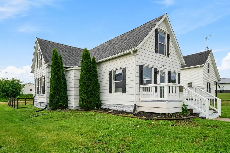 716 10th Street, Dewitt, IA 52742 - #3