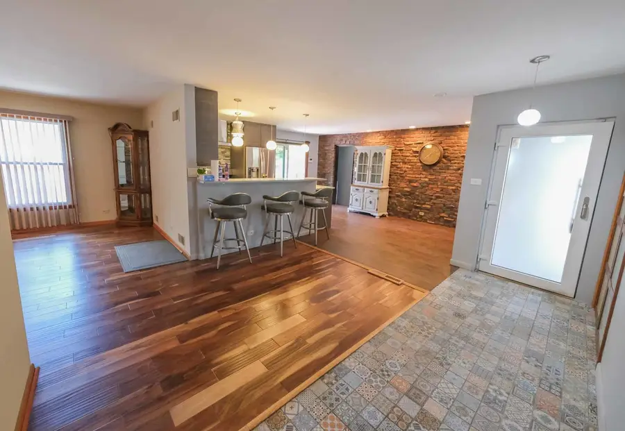 14107 S Cherokee Trail, Homer Glen, IL 60491 - #3