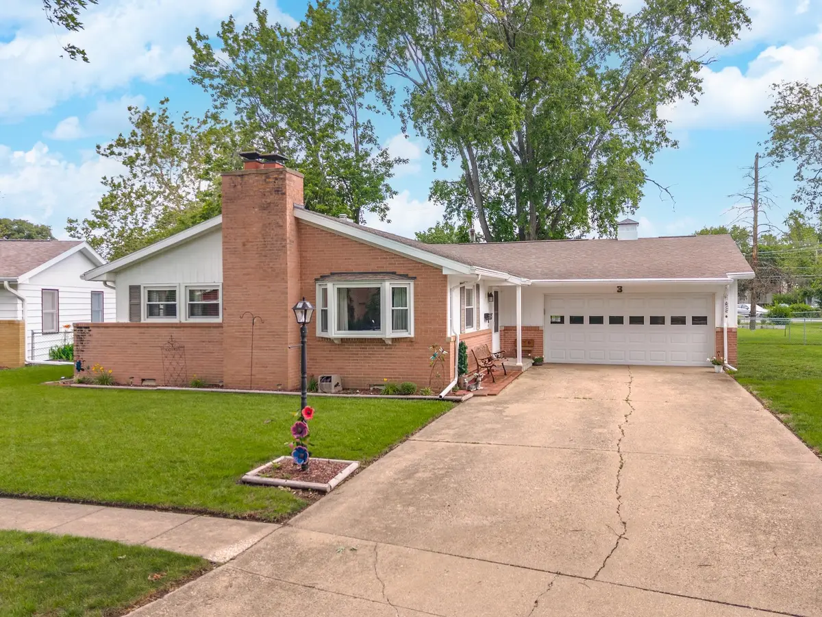 3 Manor Drive, Pontiac, IL 61764 - #1