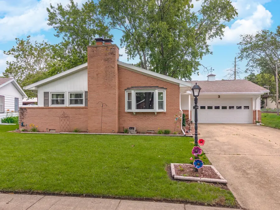 3 Manor Drive, Pontiac, IL 61764 - #3