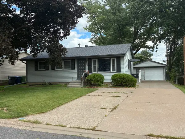 721 Highview Drive, Clinton, IA 52732