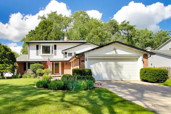 8 Charles Court, Buffalo Grove, IL 60089