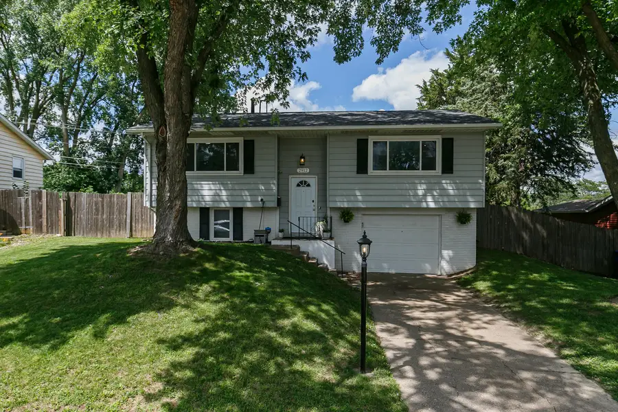 2912 E 35th Street, Davenport, IA 52807 - #2