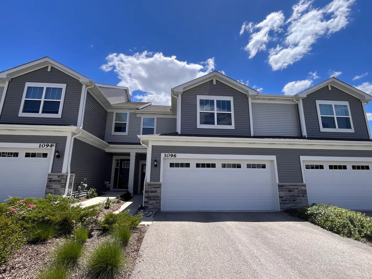 1096 Moraine Drive, South Elgin, IL 60177 - #1