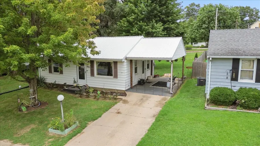 205 N Orchard Street, Mackinaw, IL 61755 - #2