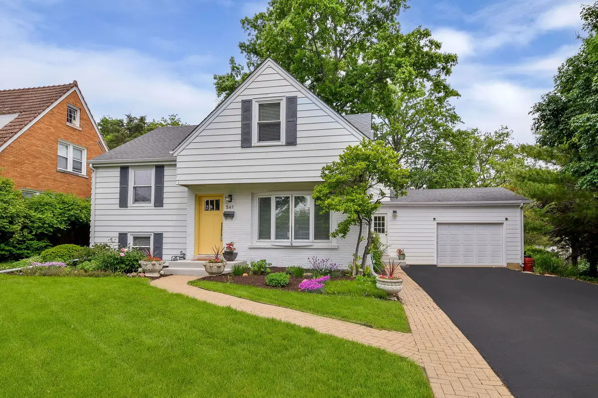 541 Park Row, Glen Ellyn, IL 60137 - #1