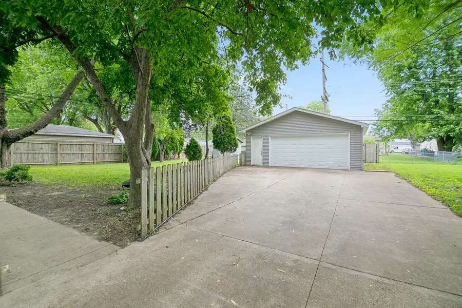 660 Jonette Avenue, Bradley, IL 60915 - #3
