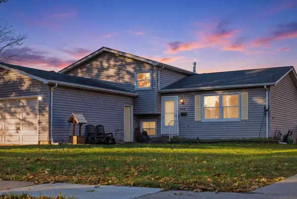204 W Hawthorne Boulevard, Mundelein, IL 60060