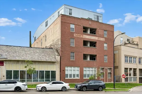 1830 Ridge Avenue #103, Evanston, IL 60201