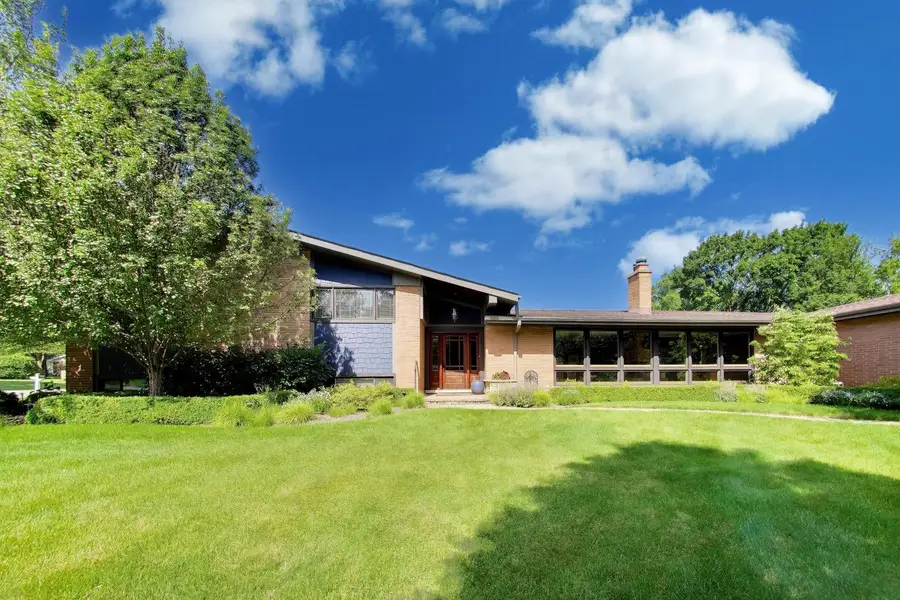 1500 W Blackhawk Drive, Mount Prospect, IL 60056 - #2